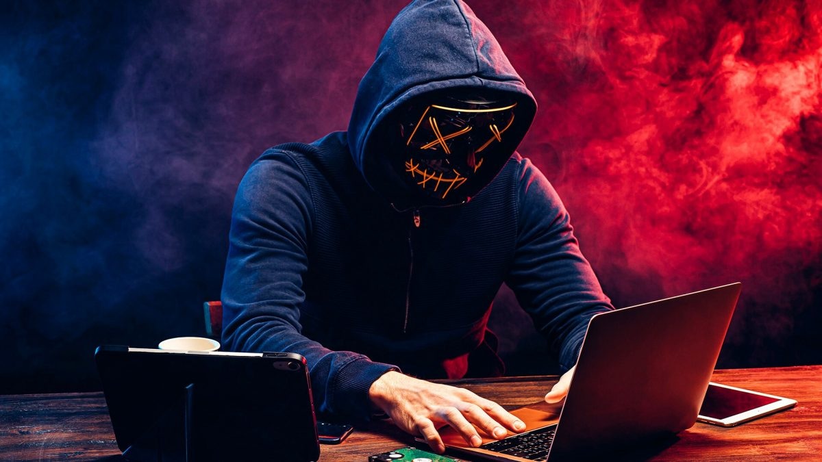 프랑스는 러시아가 사이버 공격을 수행했고, 군사 정보 유닛 Gru를 처음으로 지명했다고 말했다.