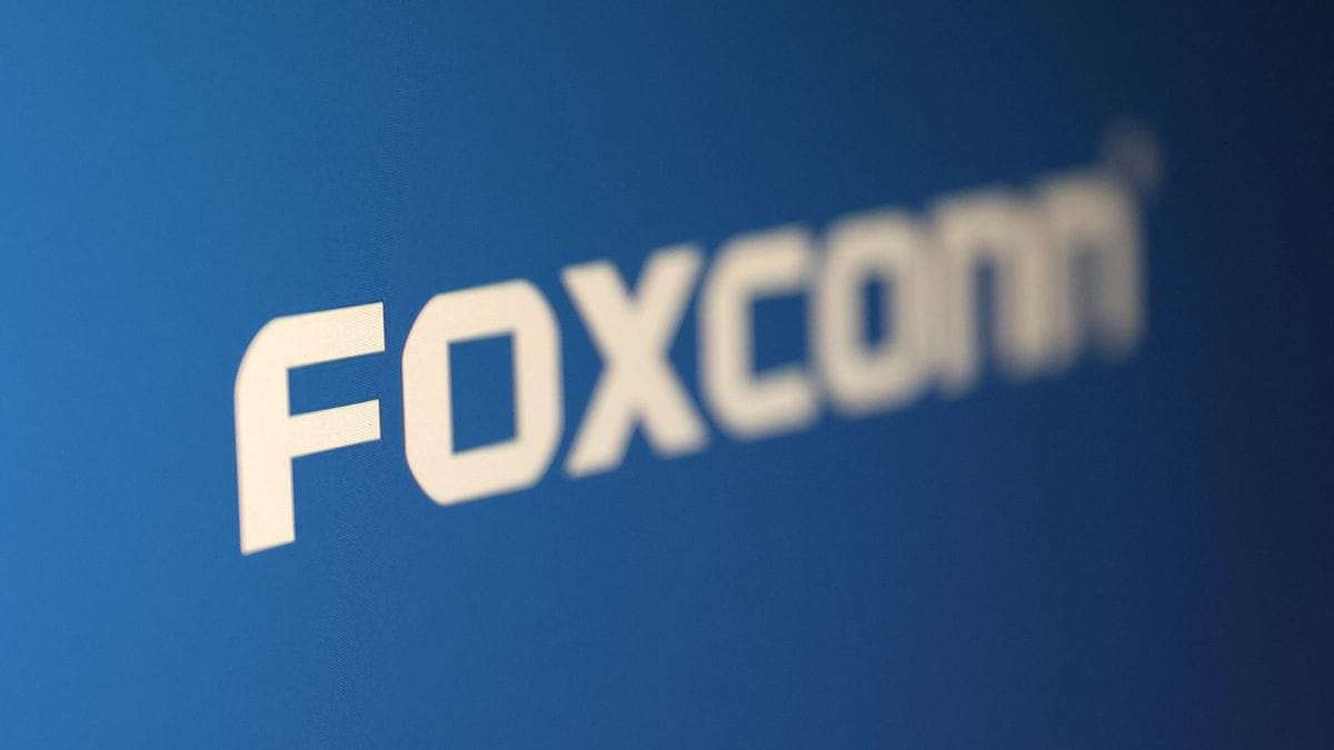 중국 압력 Foxconn 자회사는 인도의 Apple Factory에서 300 명의 엔지니어를 더 돌려 보내야합니다.