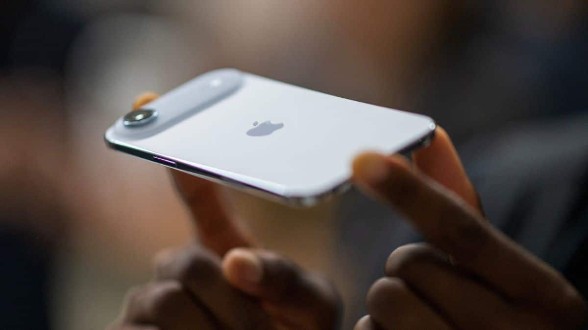 미국에있는 전화 쇼핑객의 55%가 EMI에서 구매 : Apple 가격이 $ 2,000의 Top iPhone 모델 인 이유입니다.