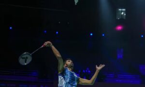 인도 오픈에서 두 차례 코트 위의 새똥으로 경기가 중단되자 BAI는 또다시 얼굴이 붉어졌다. 인도 오픈에서 인도의 HS 프라노이와 싱가포르의 로 킨 유(Loh Kean Yew)의 2라운드 경기는 충돌 도중 코트 천장에서 두 차례 새똥이 떨어지는 바람에 중단됐다. 이 사건은 주최측을 더욱 당혹스럽게 만들었다.